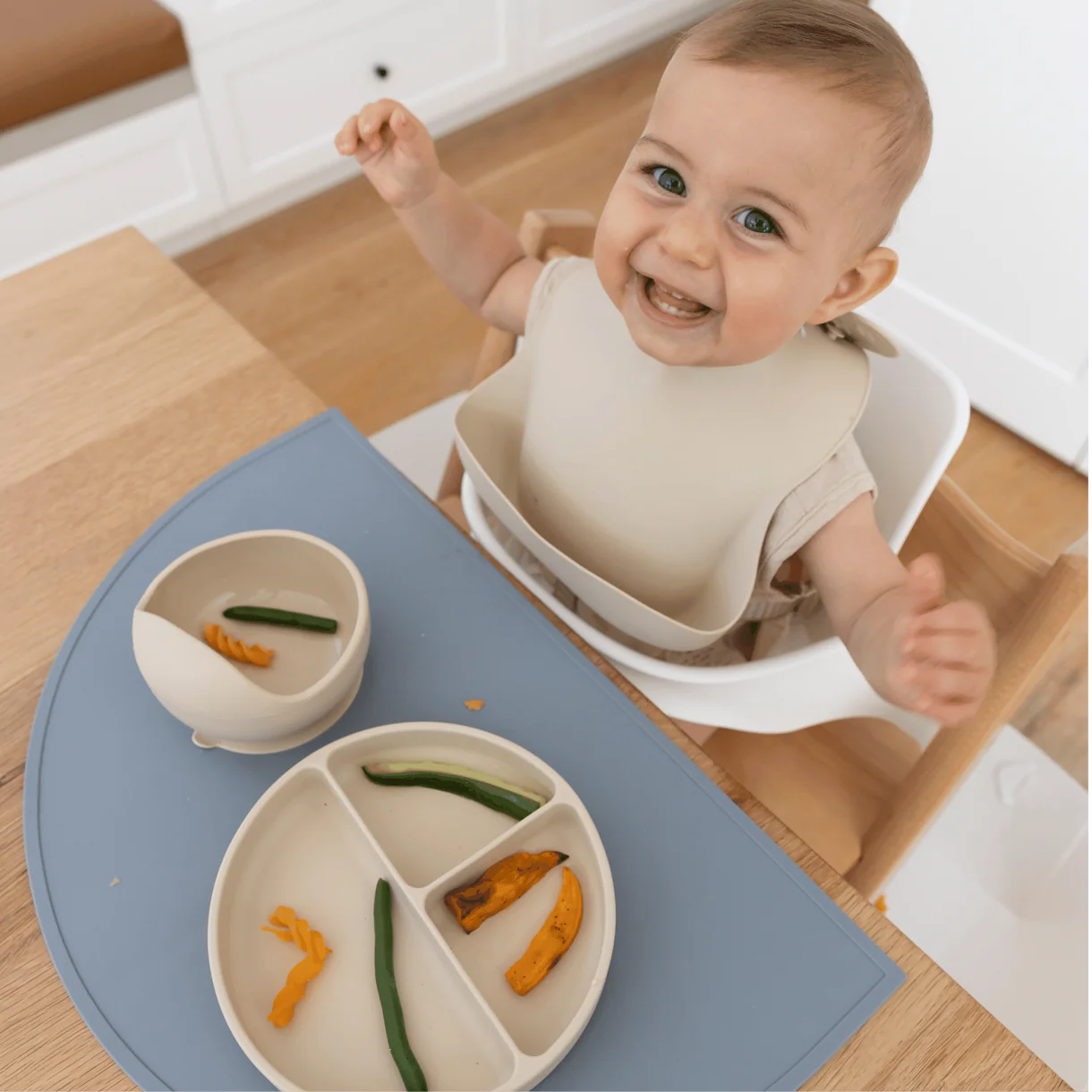 Catchy Silicone Bib - Assorted colours