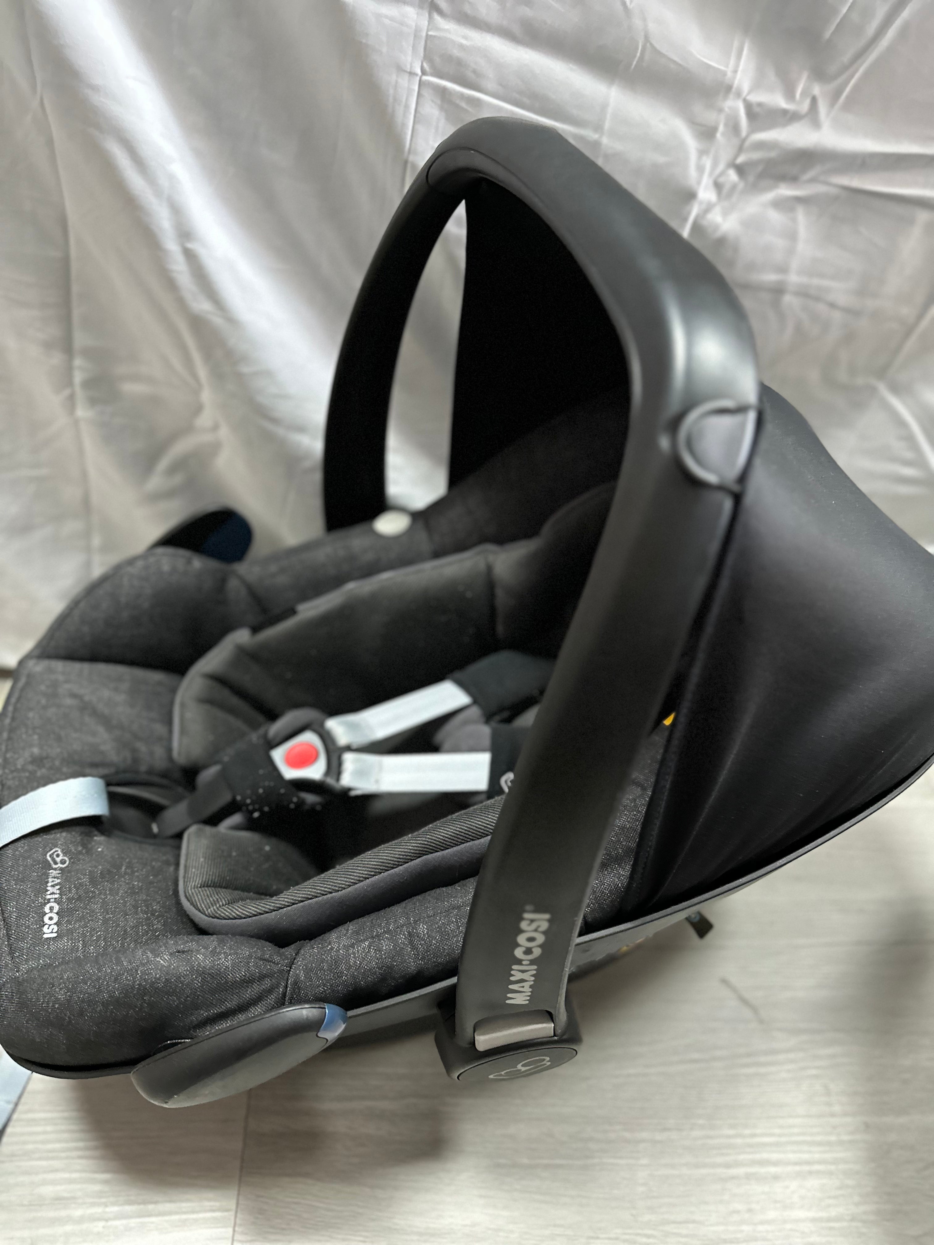 Pebble plus sparkling sales grey