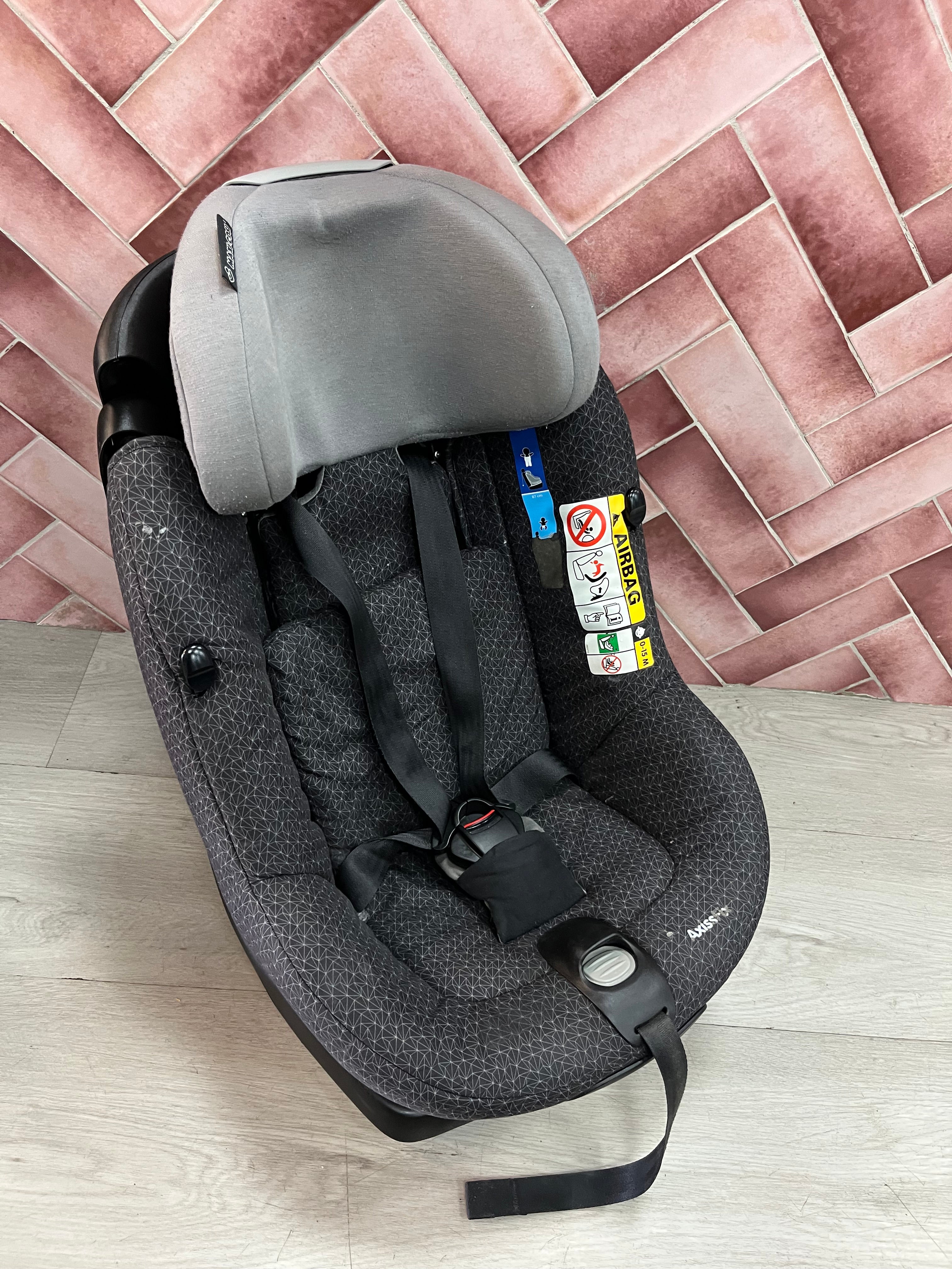 Maxi-Cosi AxissFix Isofix Carseat – PR3LOVED - Main Image