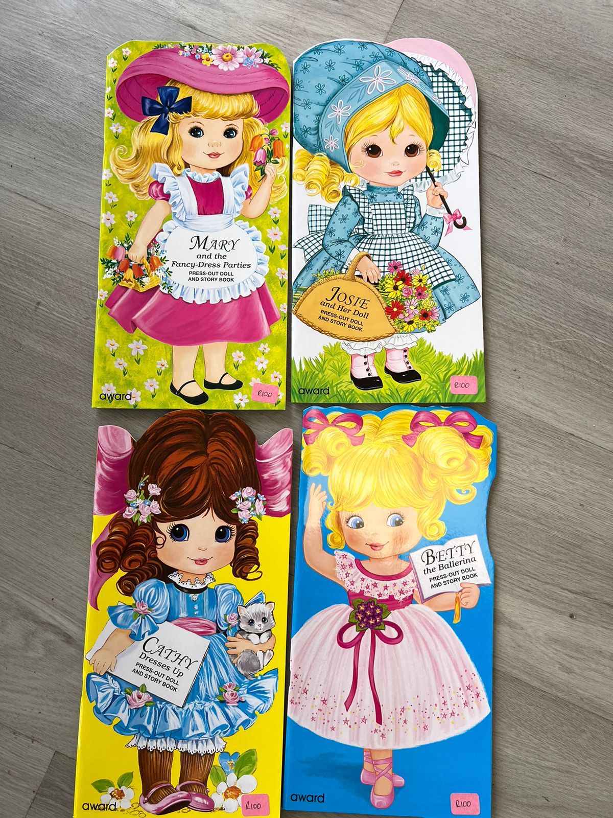DOLL DRESSING BETTY
