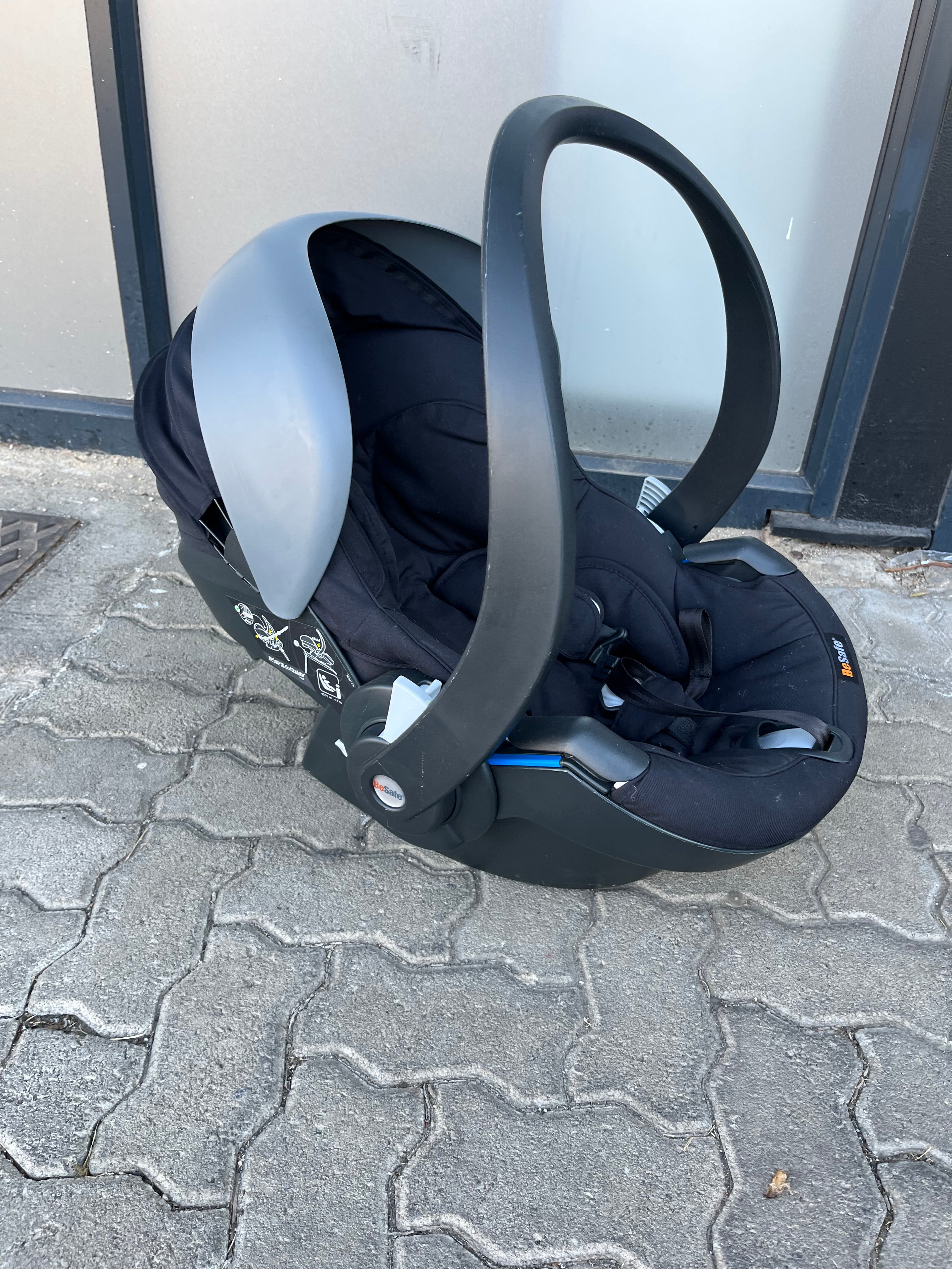 Besafe iZI Go Modular I-Size Infant Carseat*