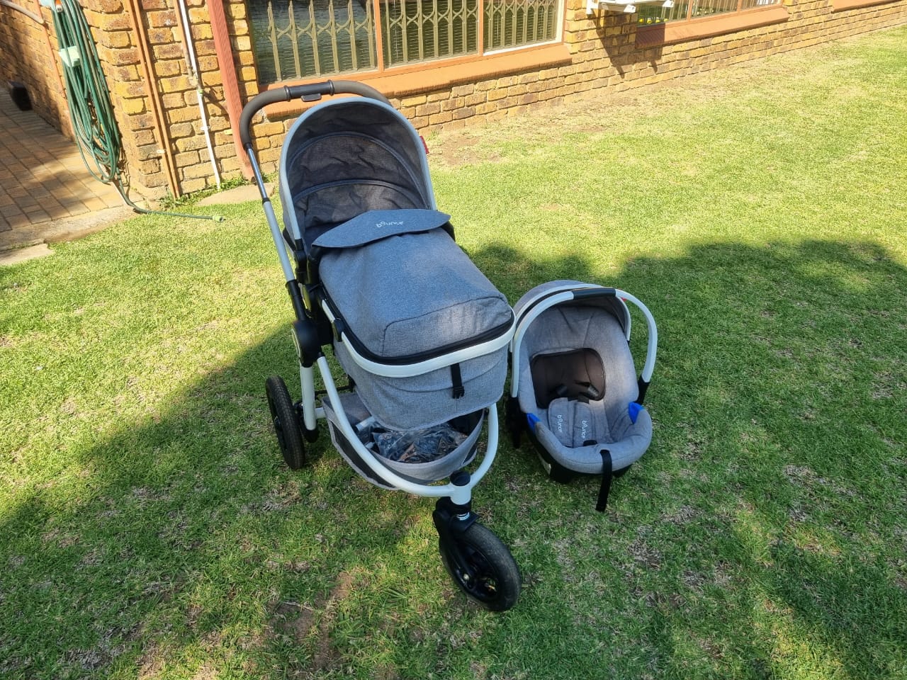 Bounce 2 in 1 stroller PR3LOVED