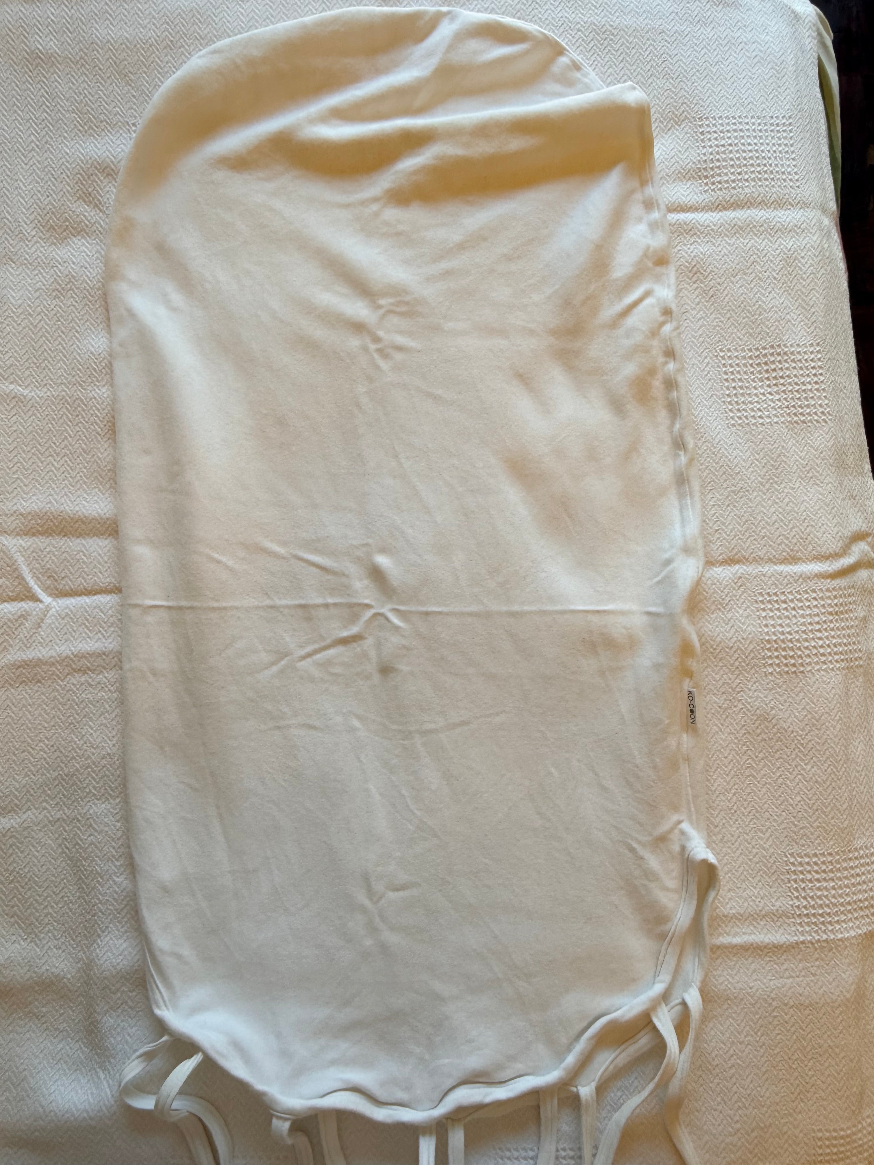 Kocoon Merino Pod with milky white covers*