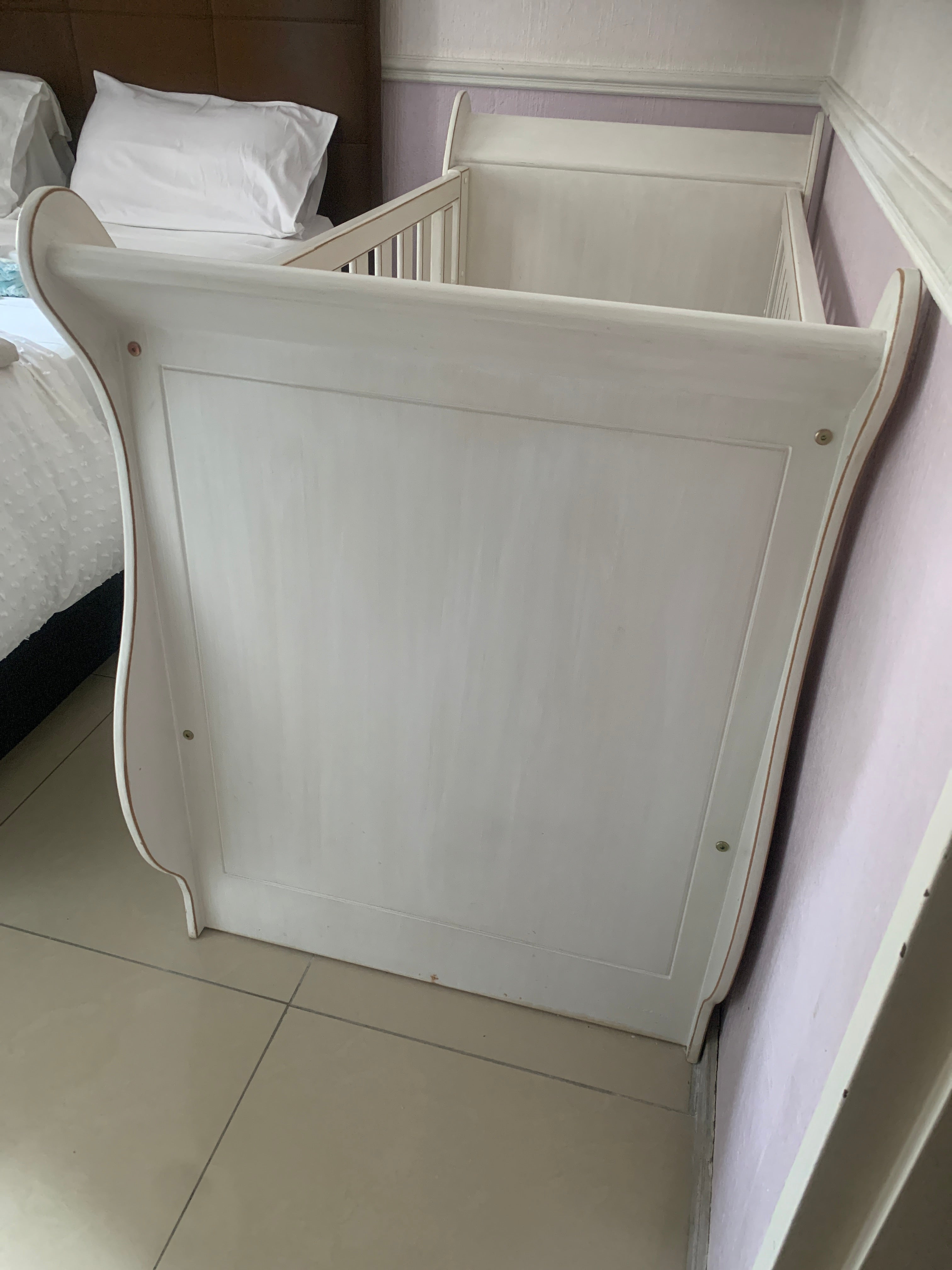 Baby Sleigh Cot*