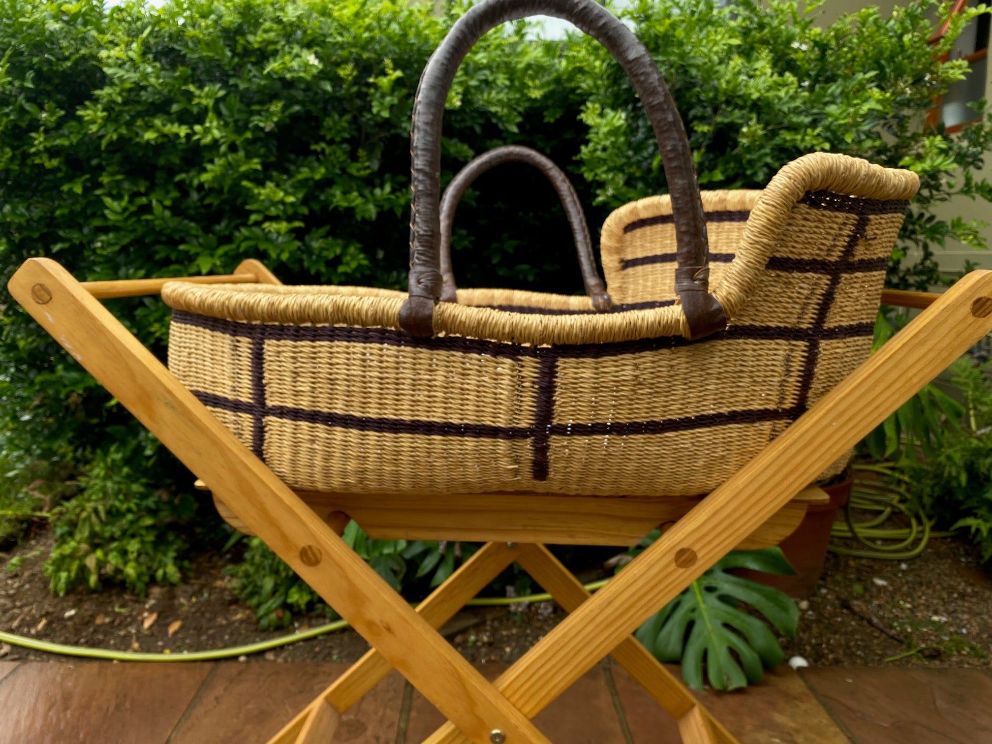 Moses basket and stand*