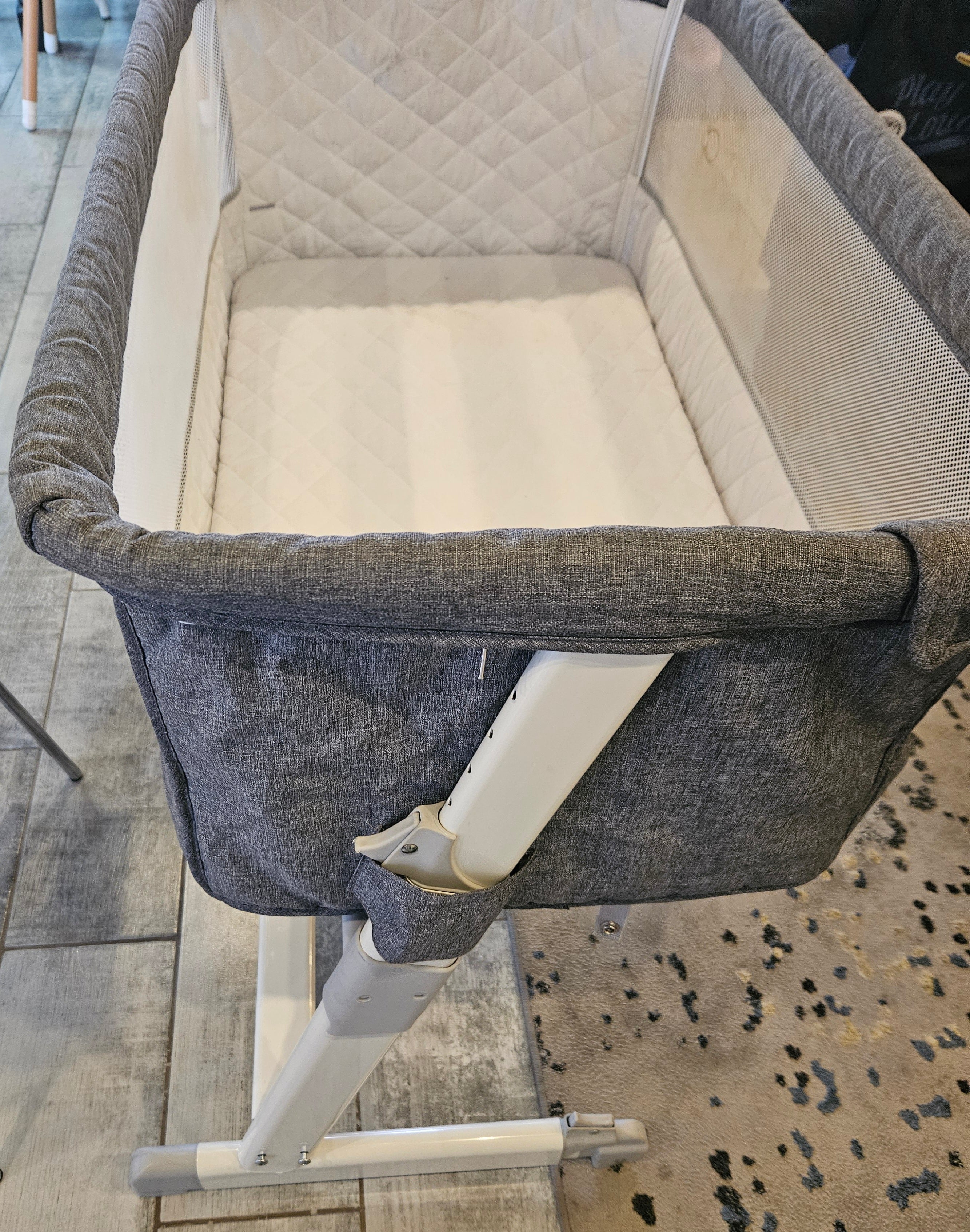 Co sleeper cot*