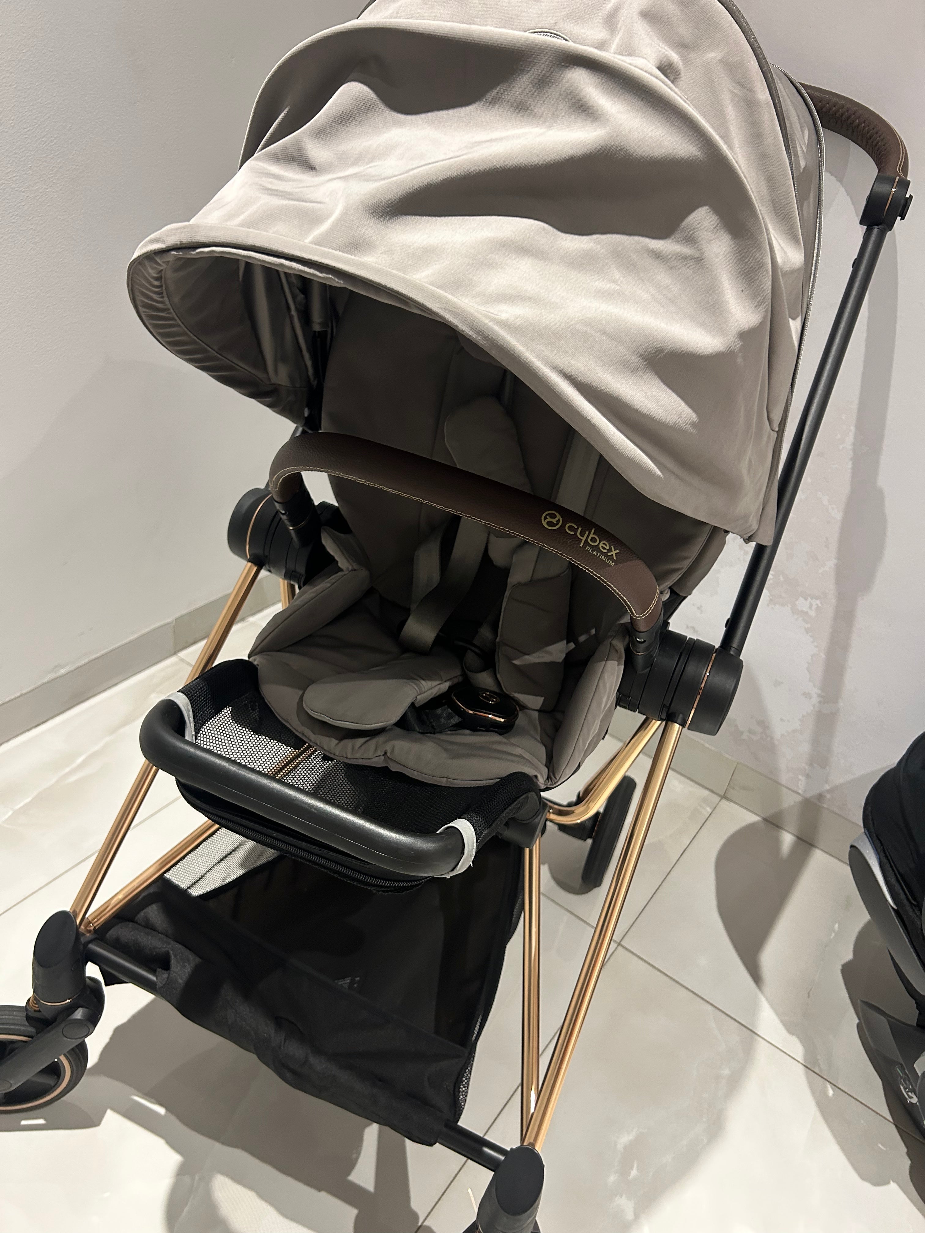 Cybex Mios stroller Manhattan Grey*