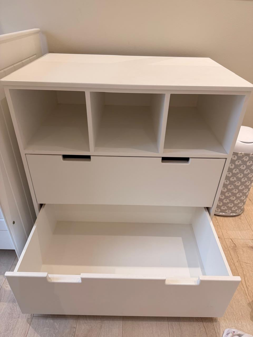 Compactum with 3 open shelving compartments - White*