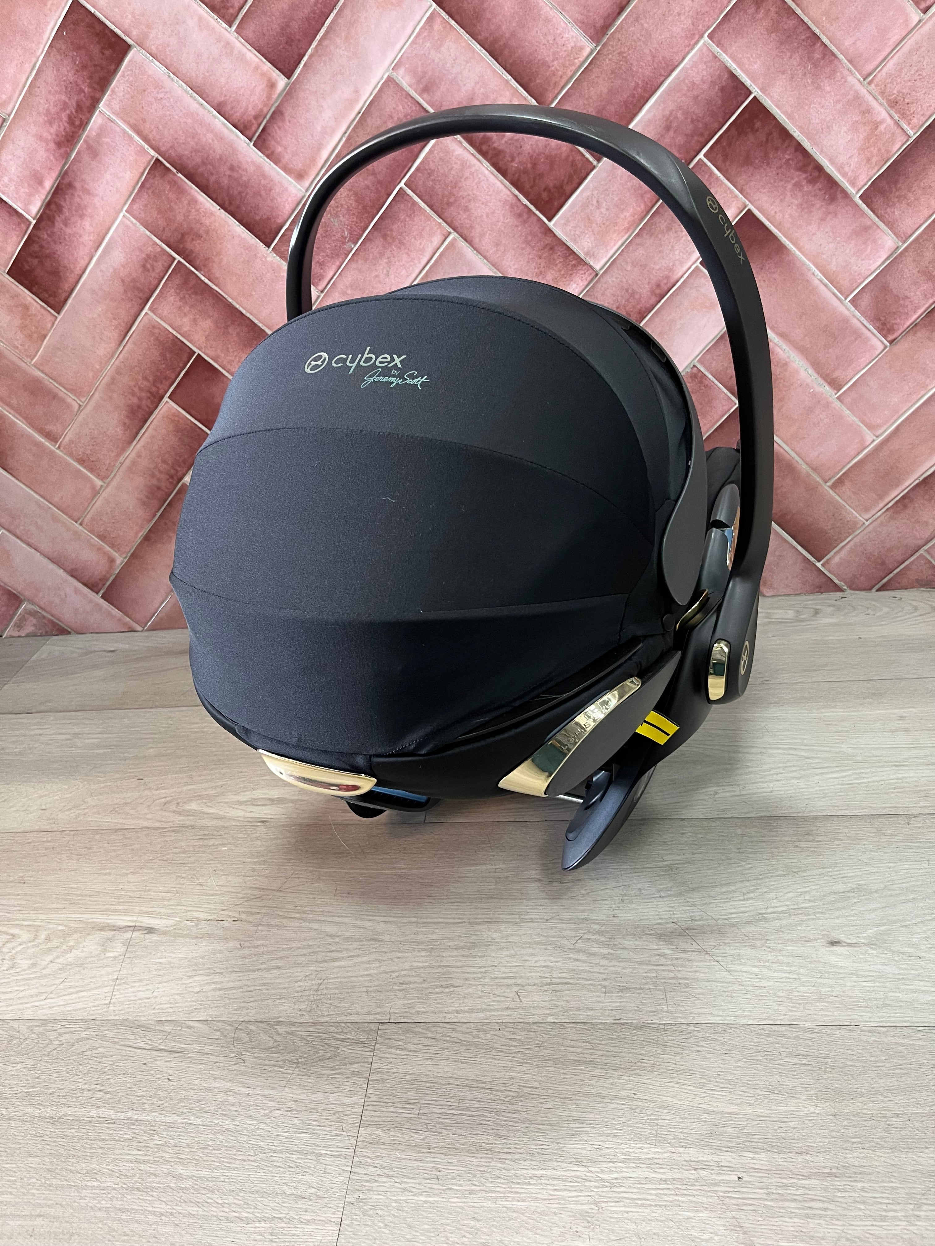 cybex / サイベックス　Cloud Z i-Size Cybex Cloud Z i-Size Infant Car Seat - Soho Grey - 180° Rotating