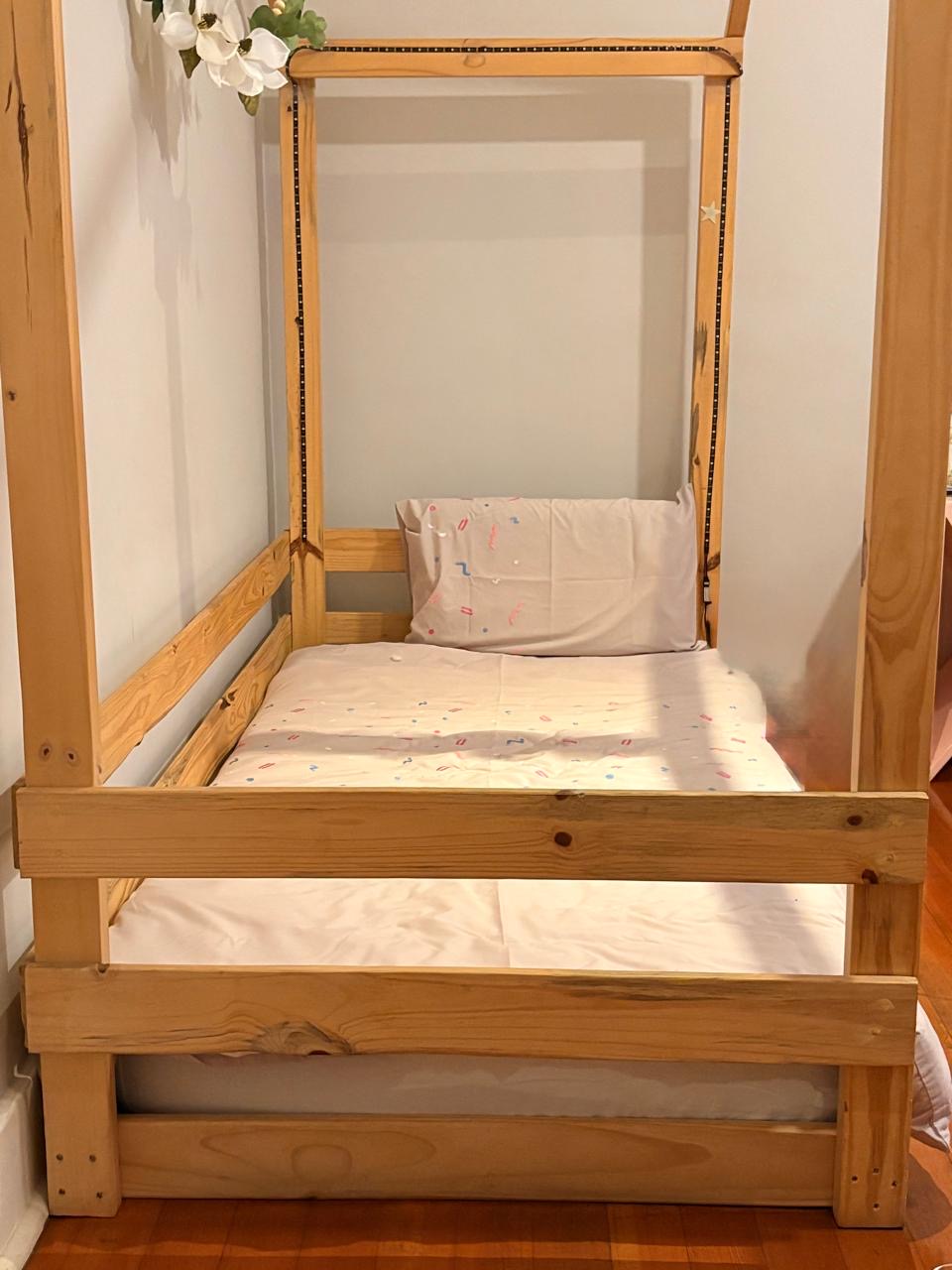 Single Treehouse Bed with Mattress*