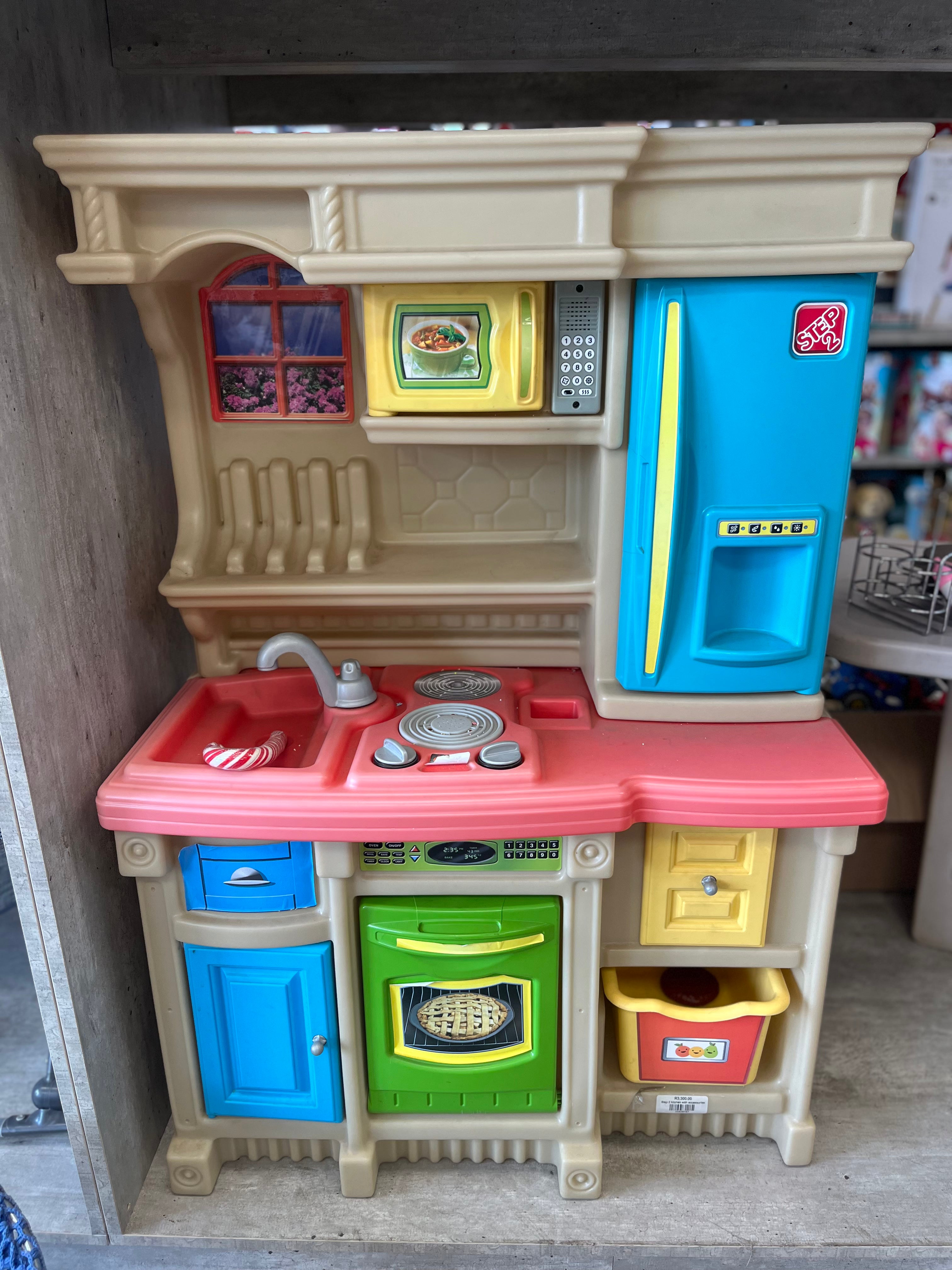 Step 2 Kitchen