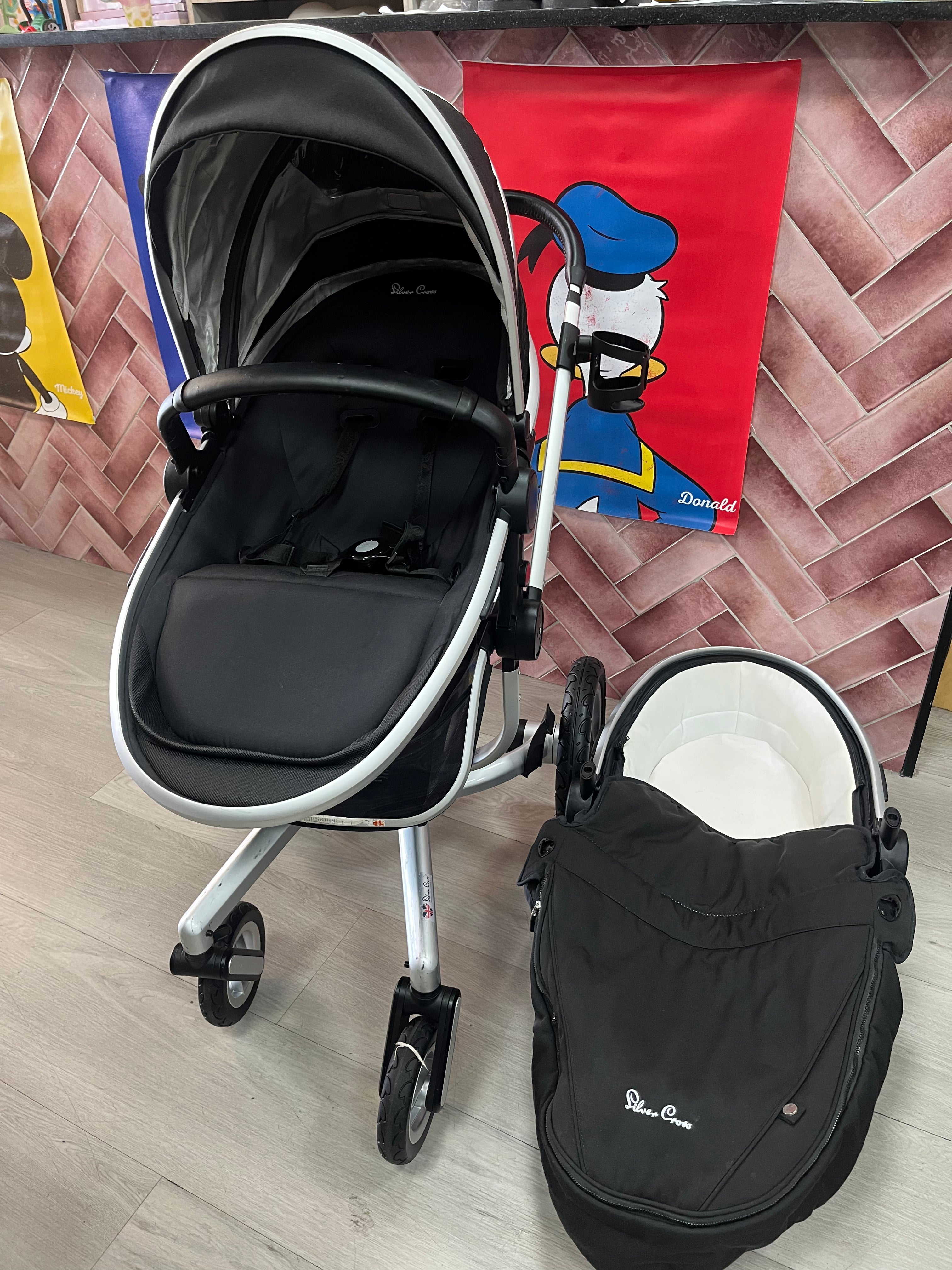 Silver Cross Surf 2 Pram & Bassinet - Black