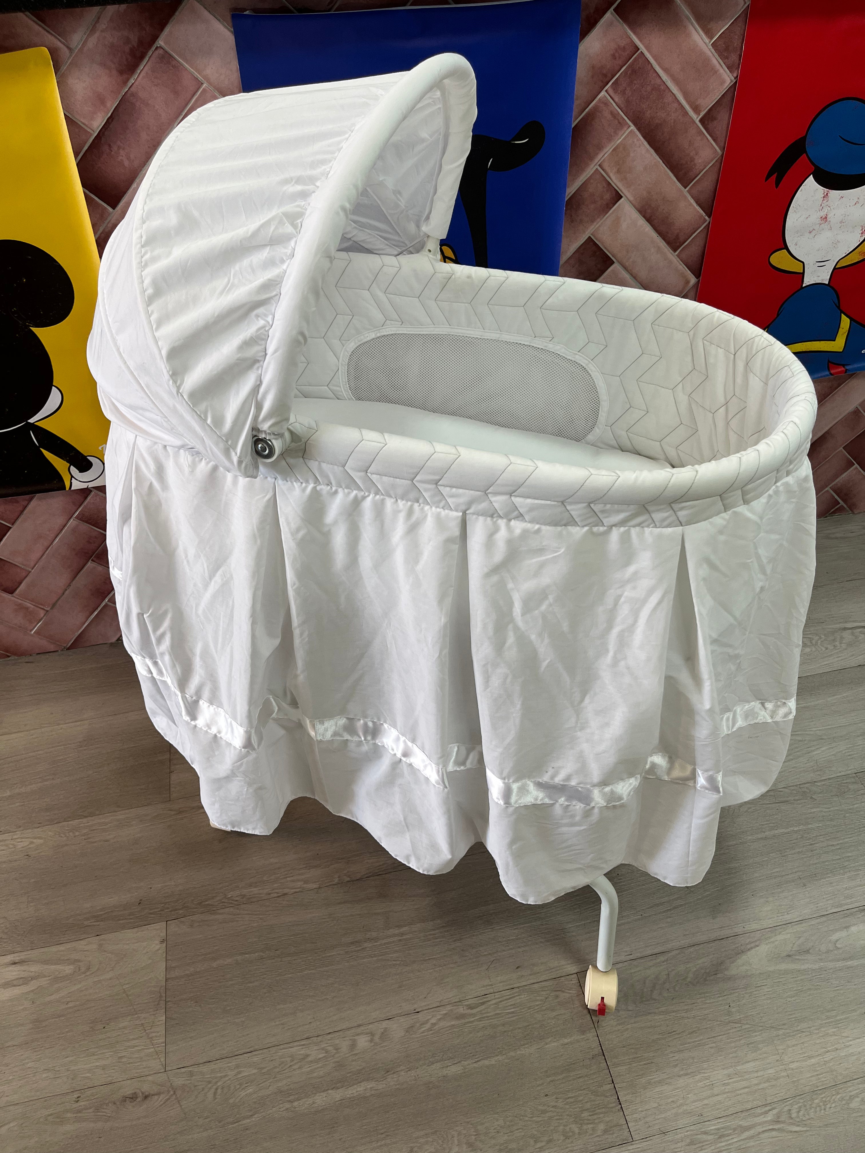 Babyhood Breathe Eze Classic Bassinet