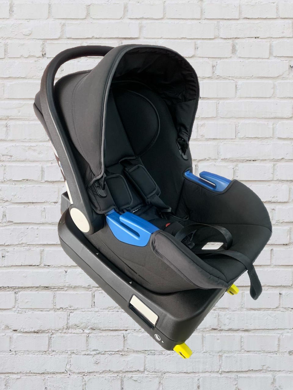Silver Cross Simplicity Car Seat and Isofix