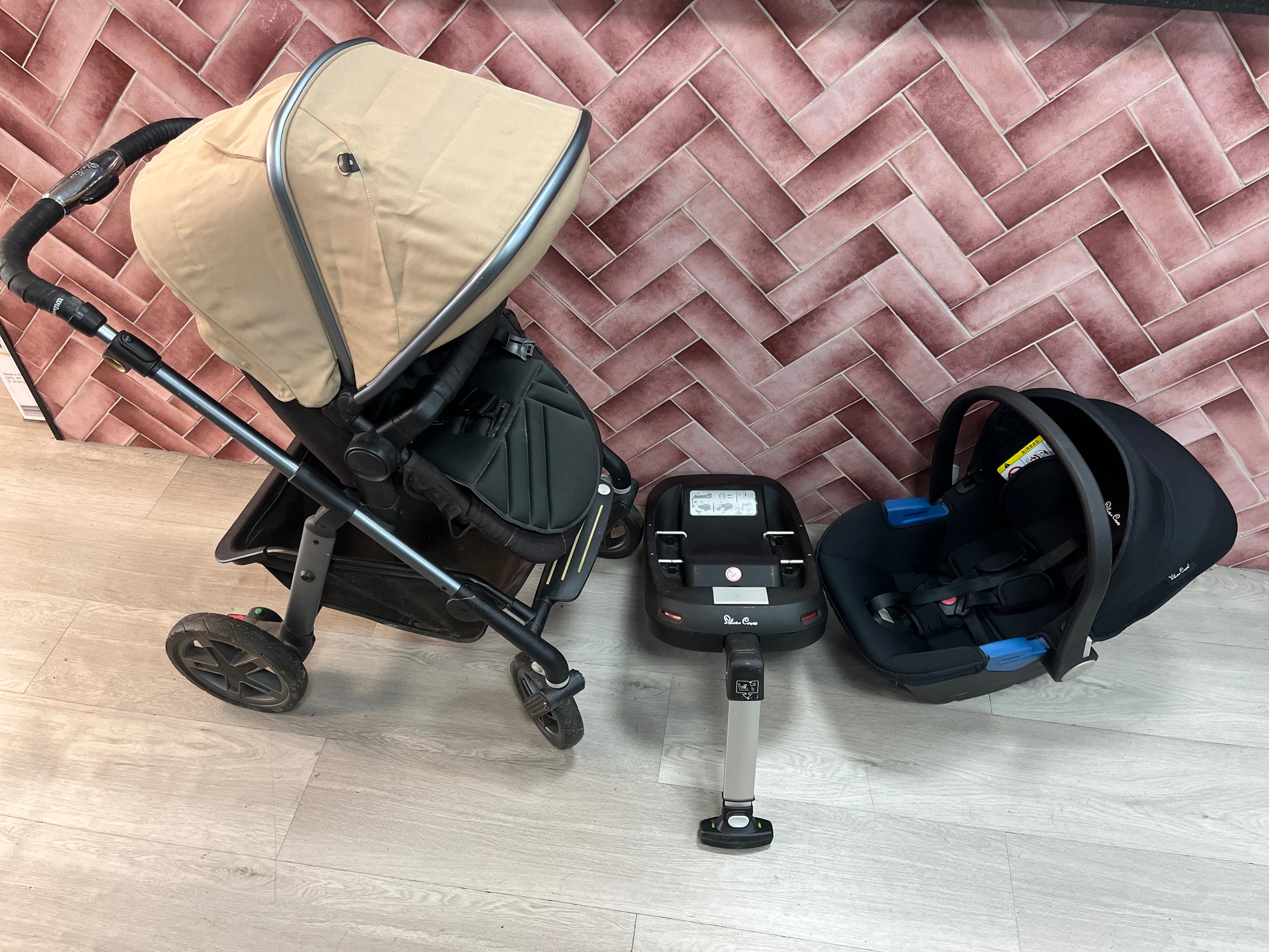 SilverCross Pioneer + Simplicity Carseat & Isofix Base - SAND*
