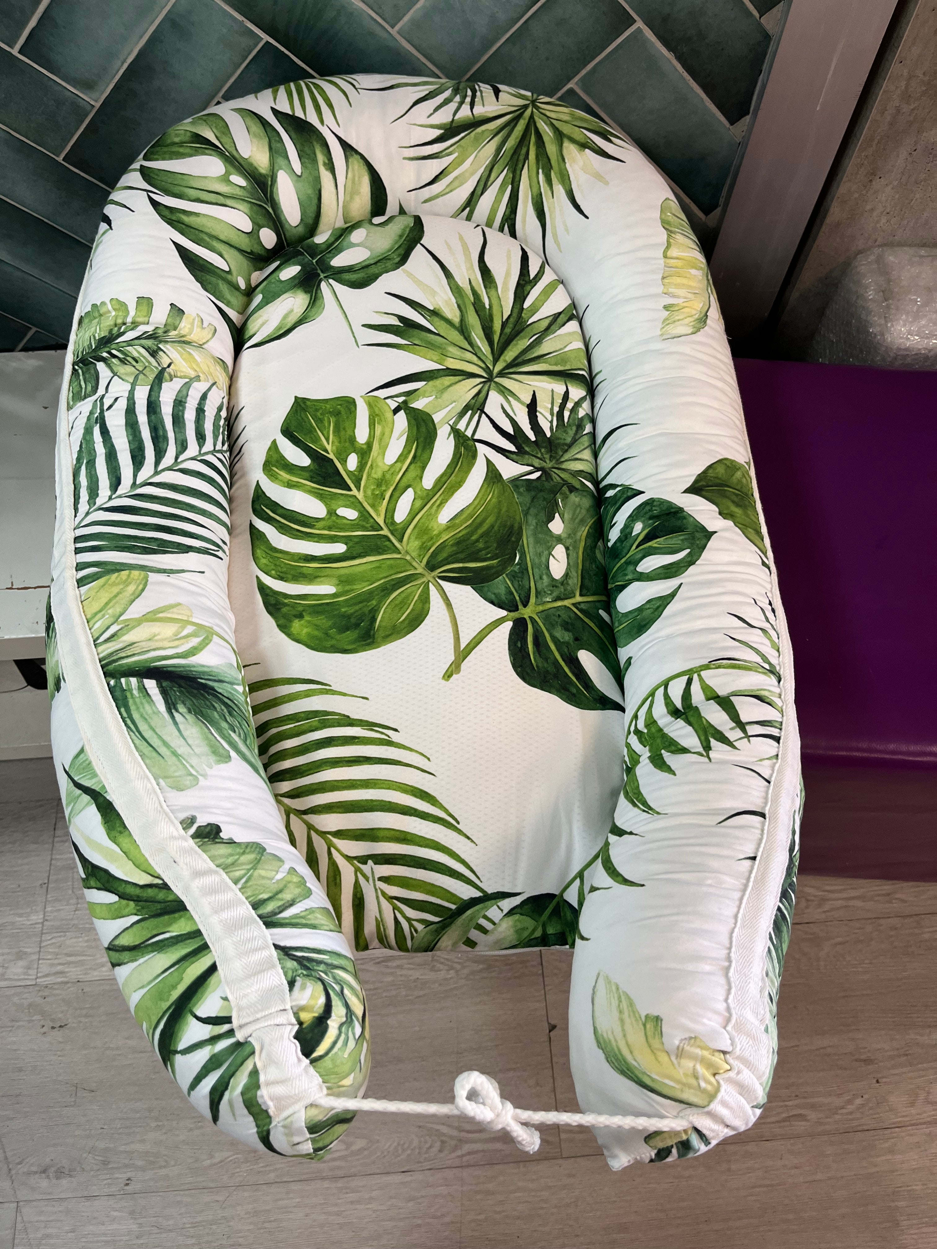 Baby Nest - Tropical Leaves
