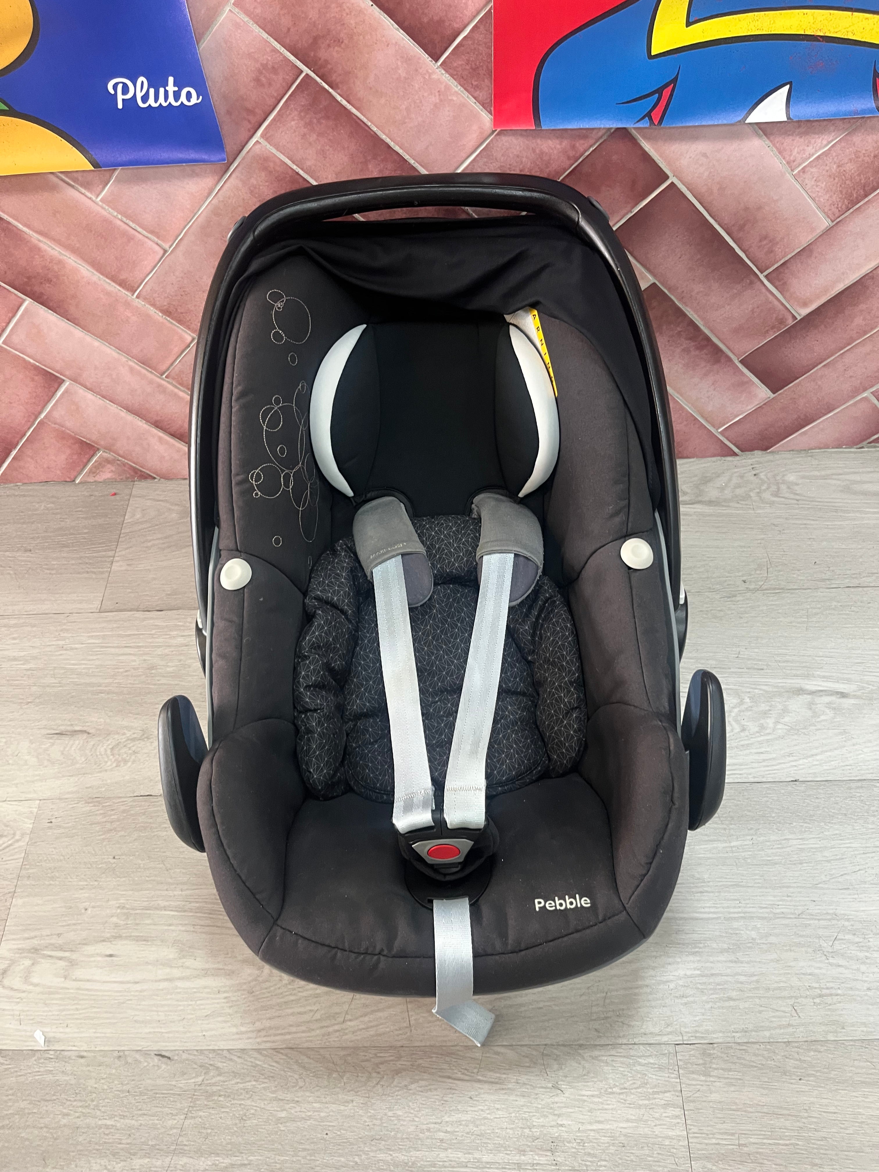 Maxi Cosi Pebble - Essential Black