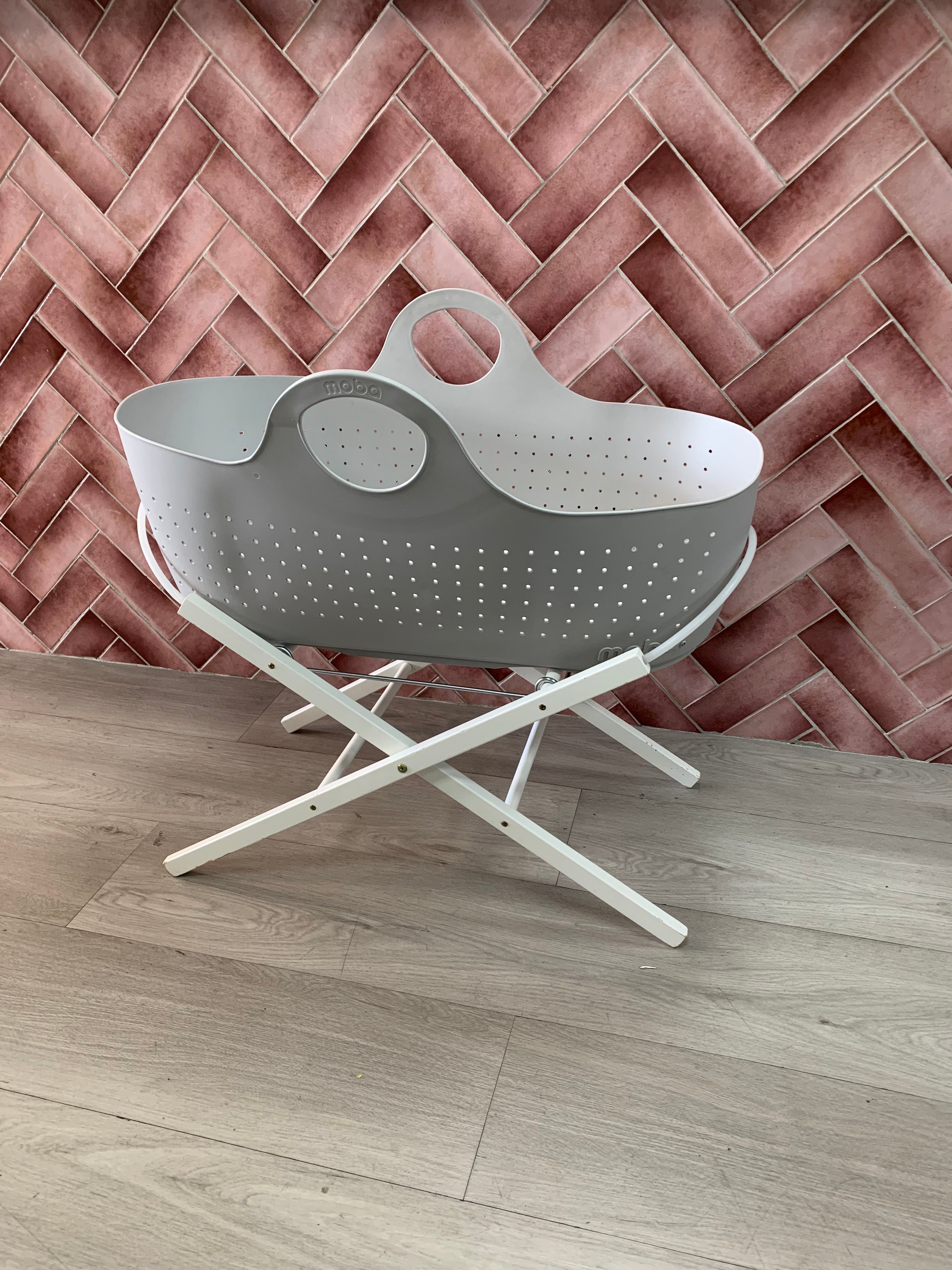 Moba Bassinet Moses Basket in Grey With White Rocking Stand PR3LOVED