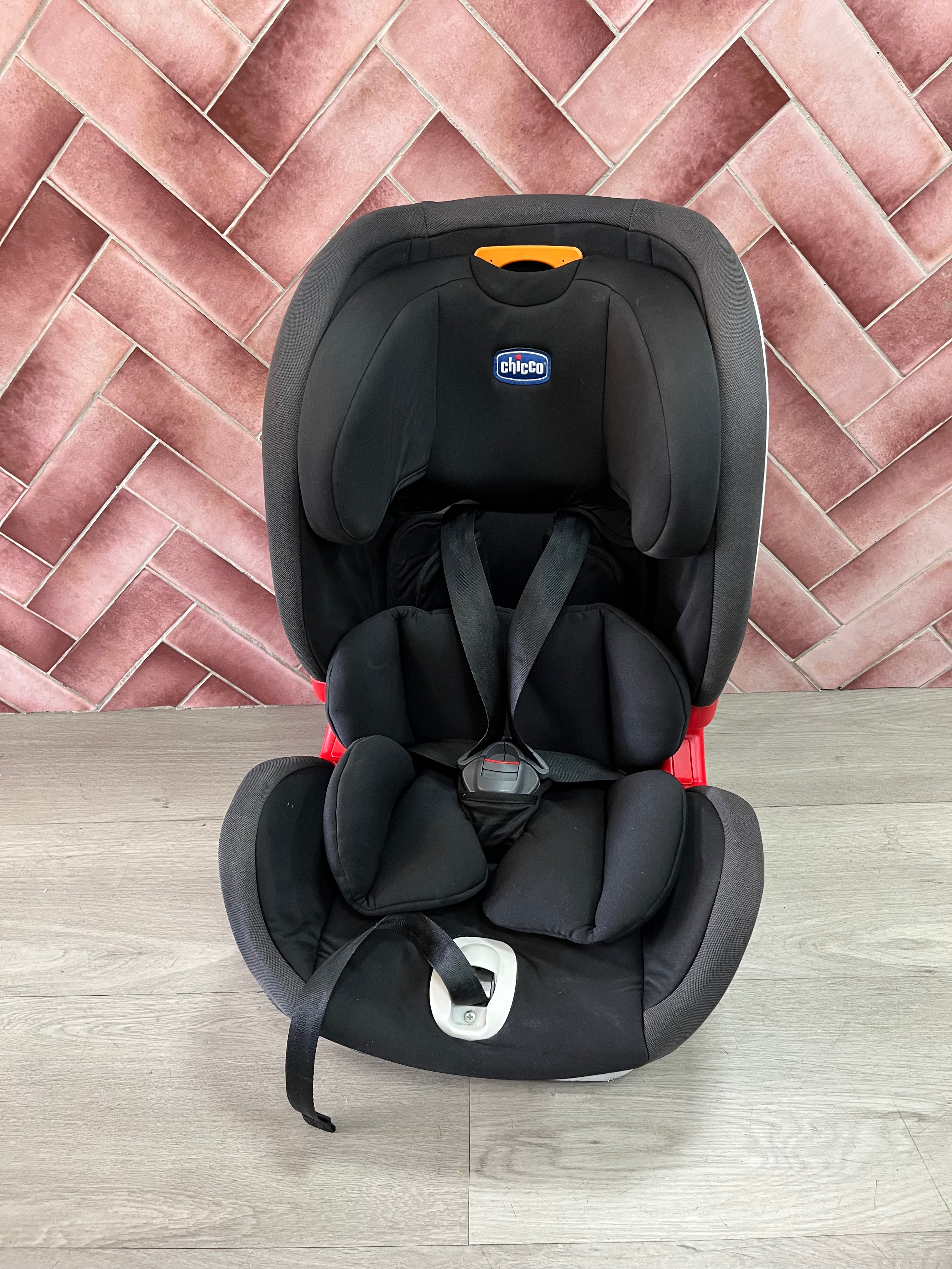 Chicco Youniverse Fix Carseat