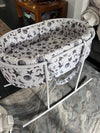 Delicious monster carry cot and rocker stand*