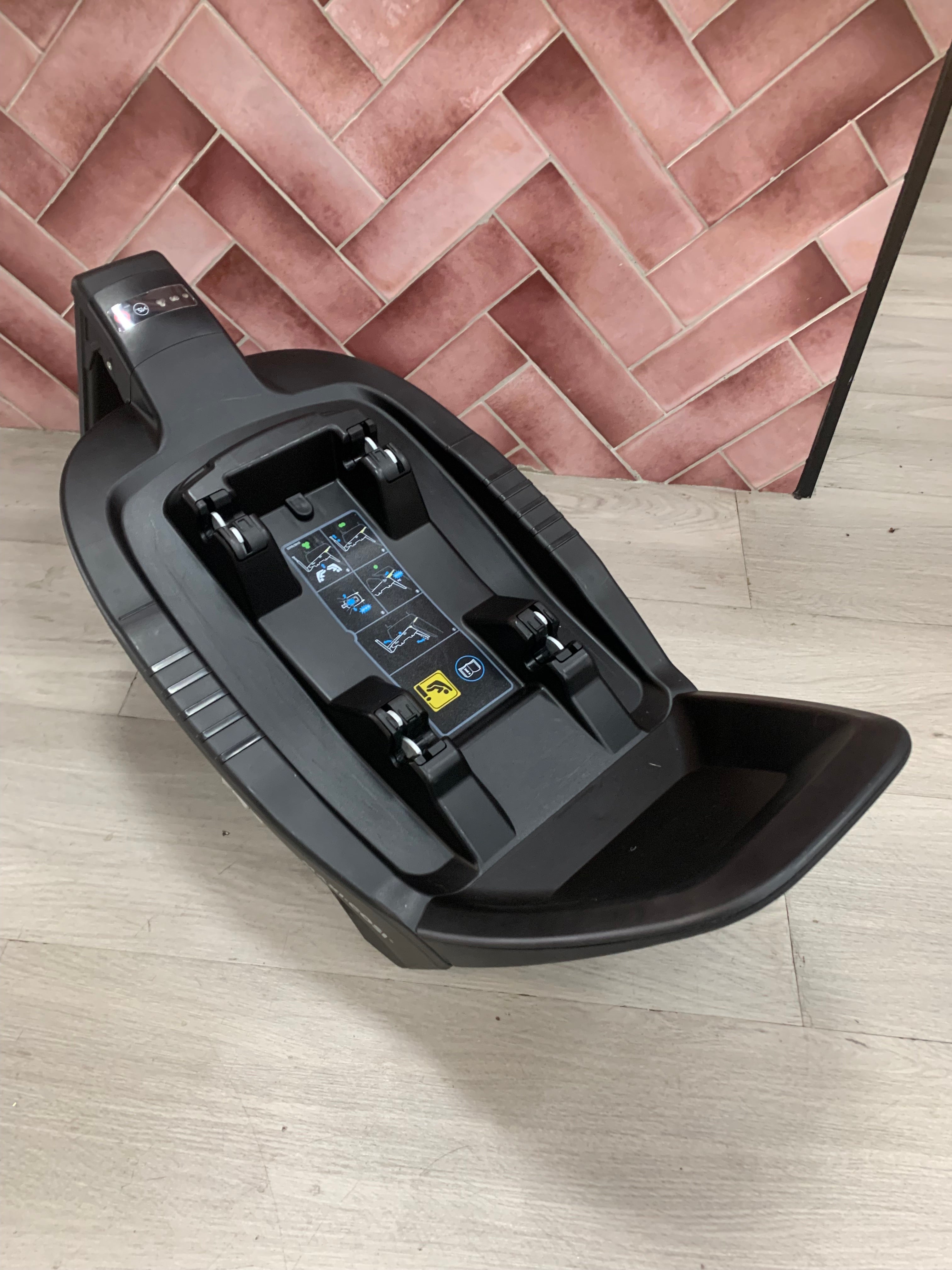 Maxi-Cosi FamilyFix3 Isofix Base*