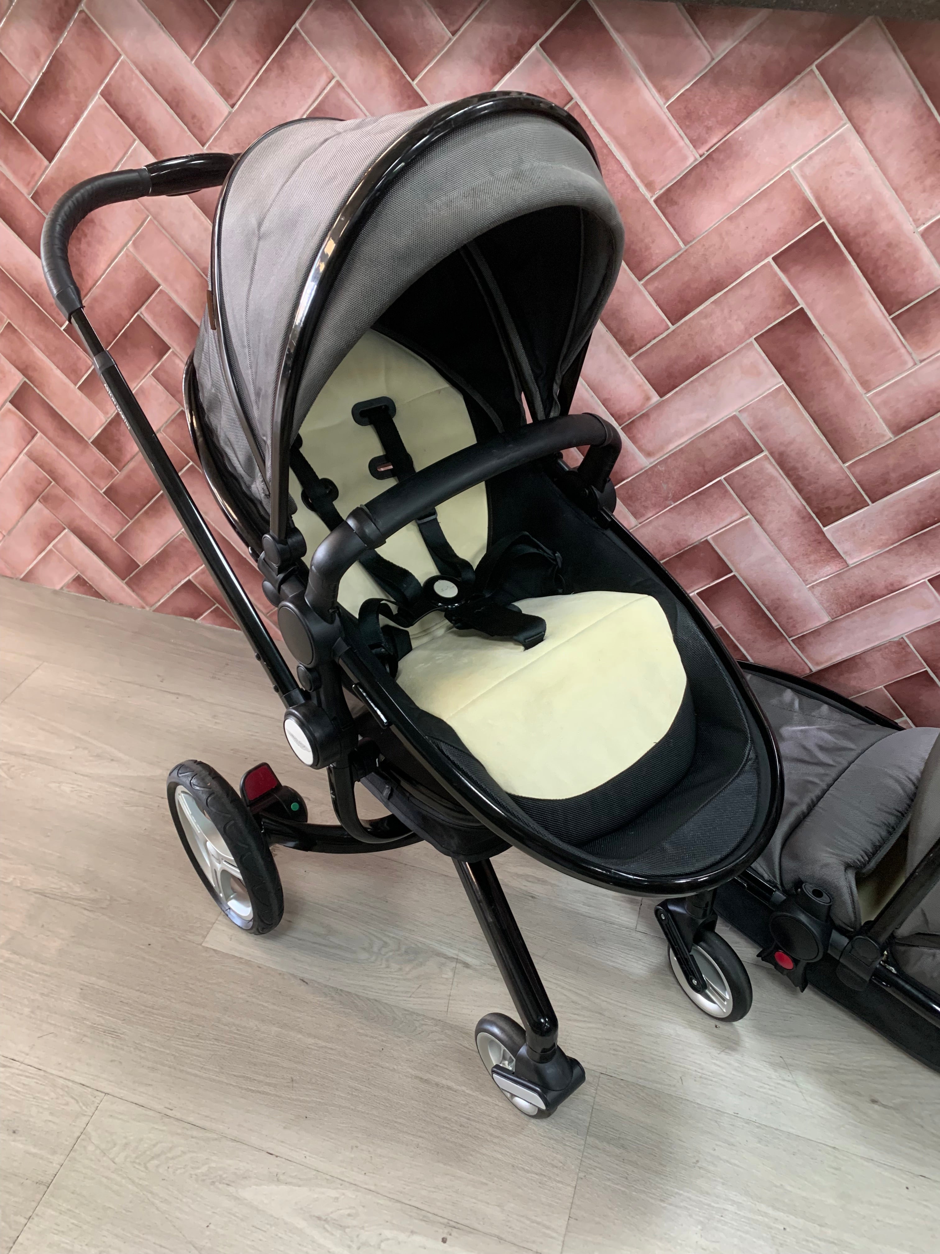 Silver Cross Surf  - The Aston Martin Pram