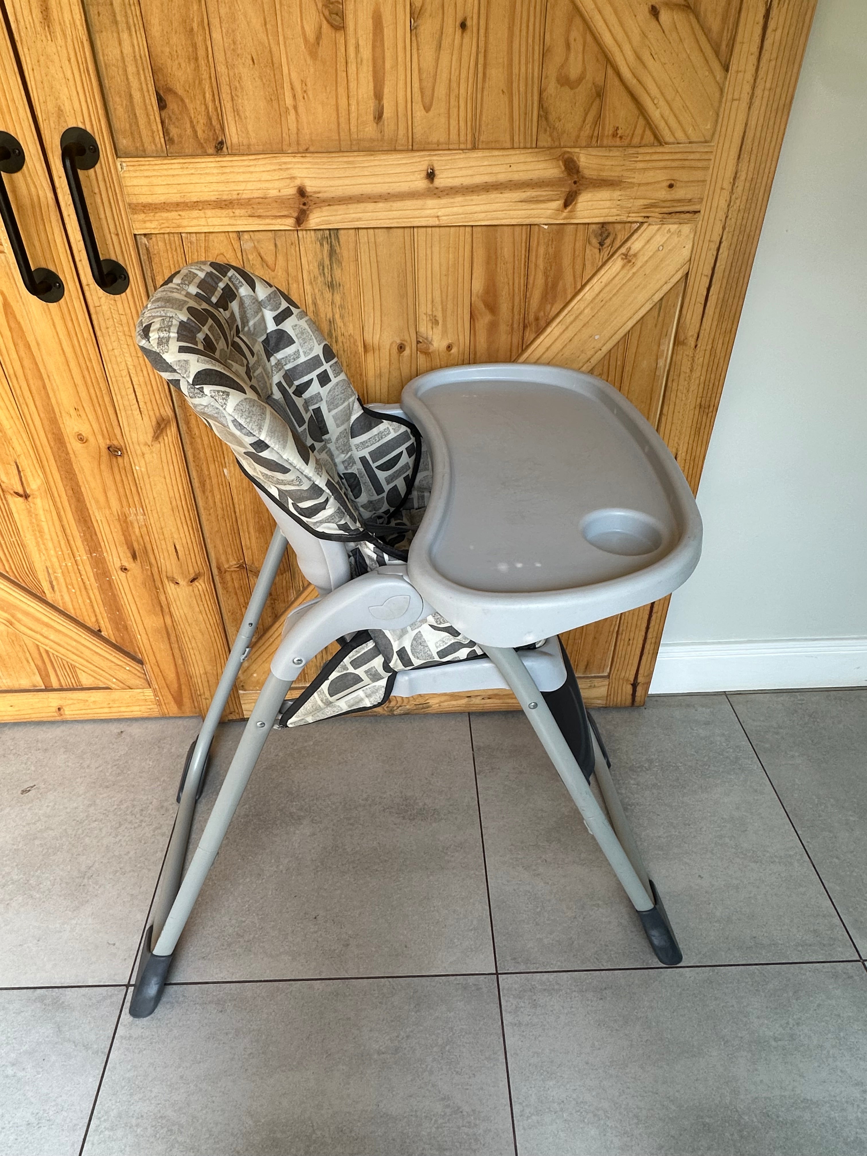 Joie Mimzy Snacker High Chair*