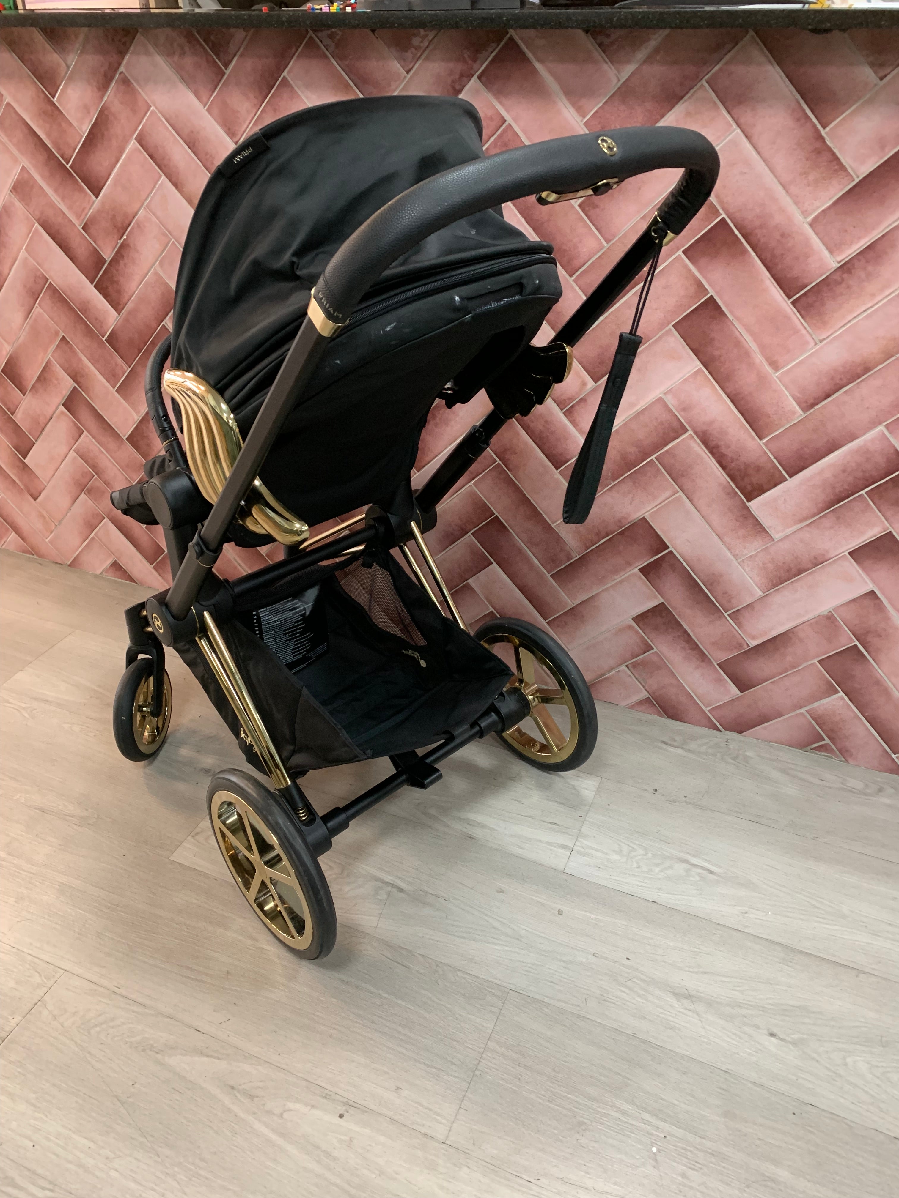 cybex jeremy scott used Cybex Jeremy Scott Wings Priam GEN 4 – PR3LOVED