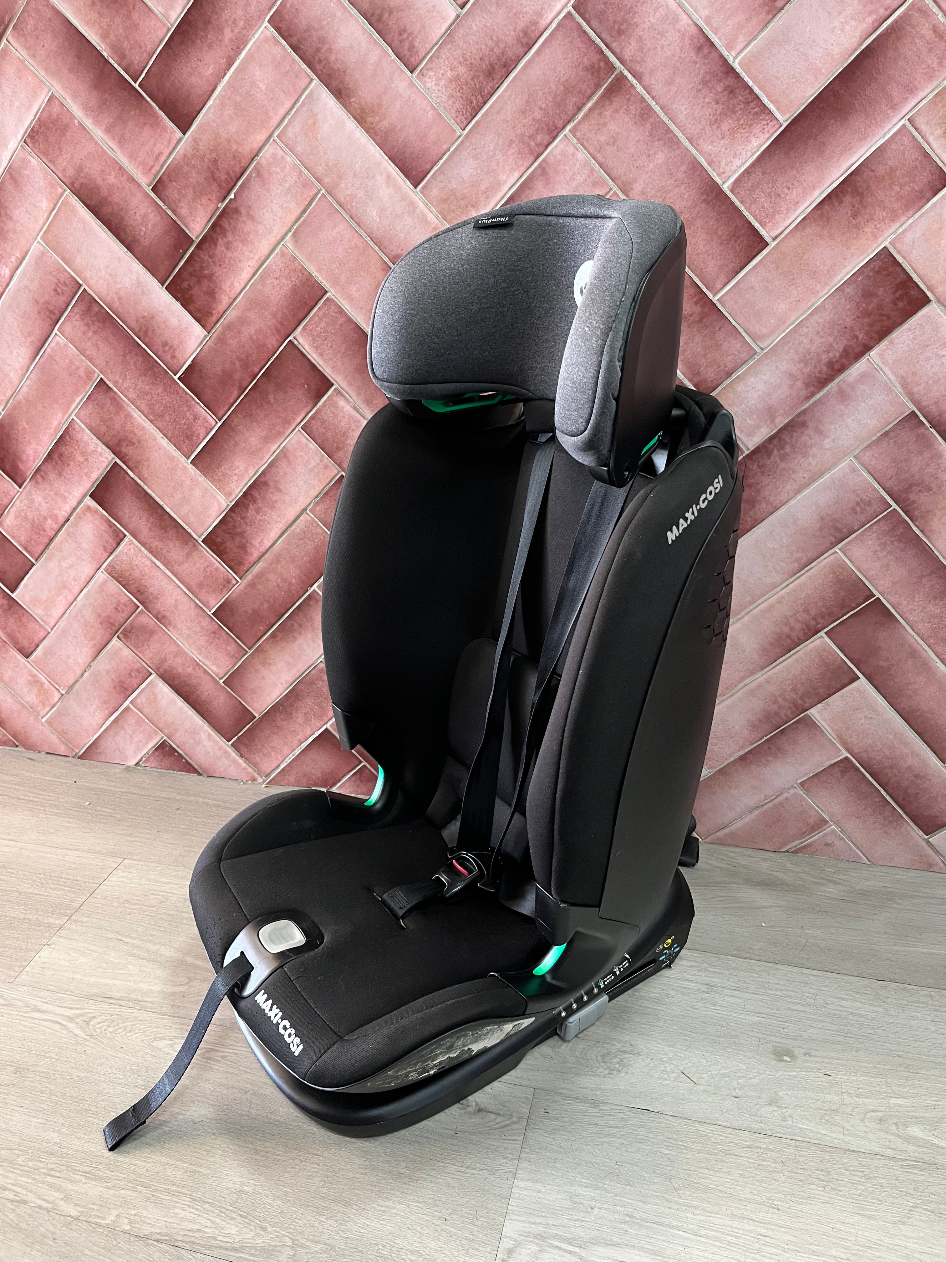 Maxi Cosi Titan Plus I-size*