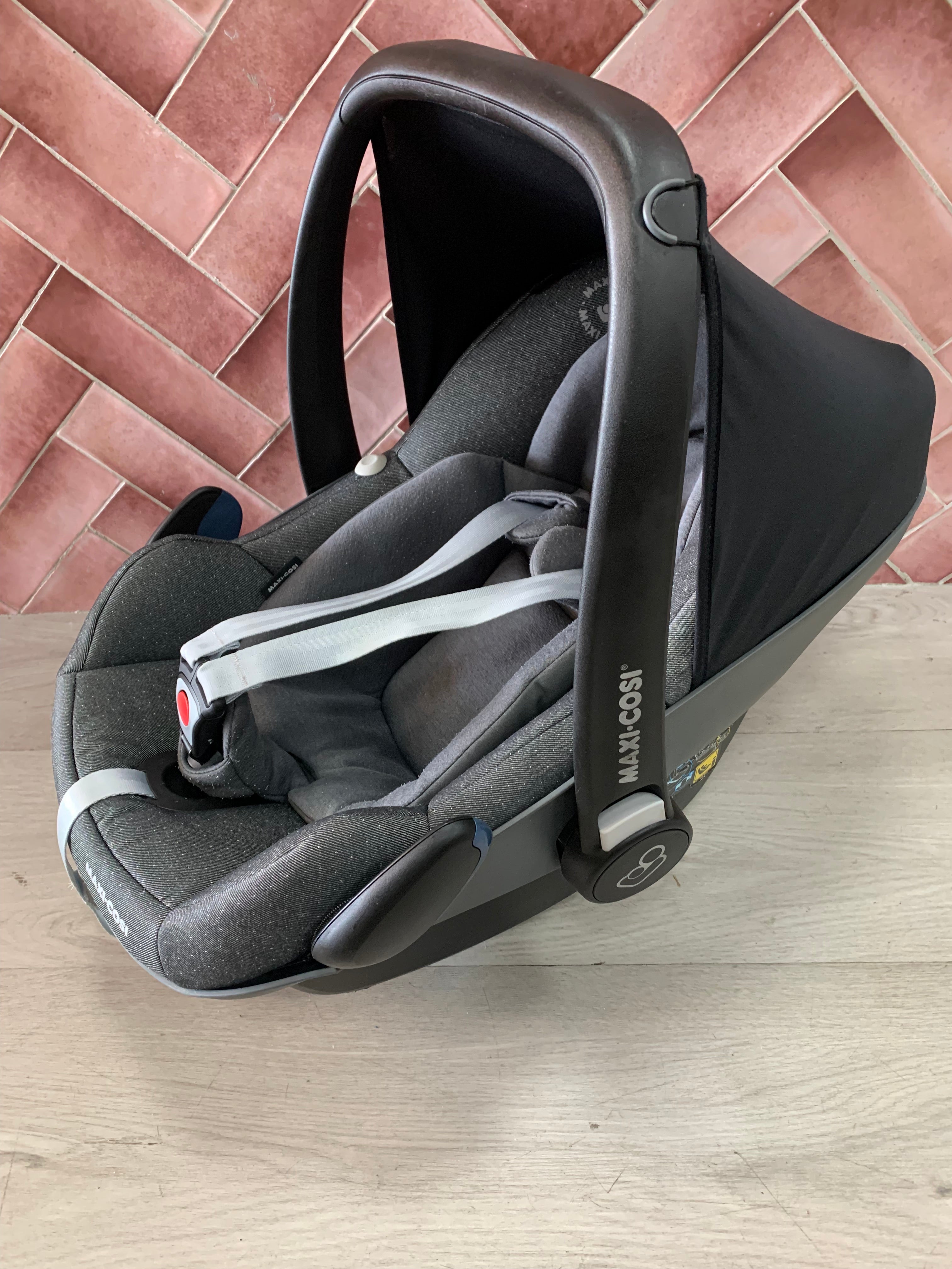 Cosi Pebble Plus Maxi Cosi Cabriofix Installation Baby Difference