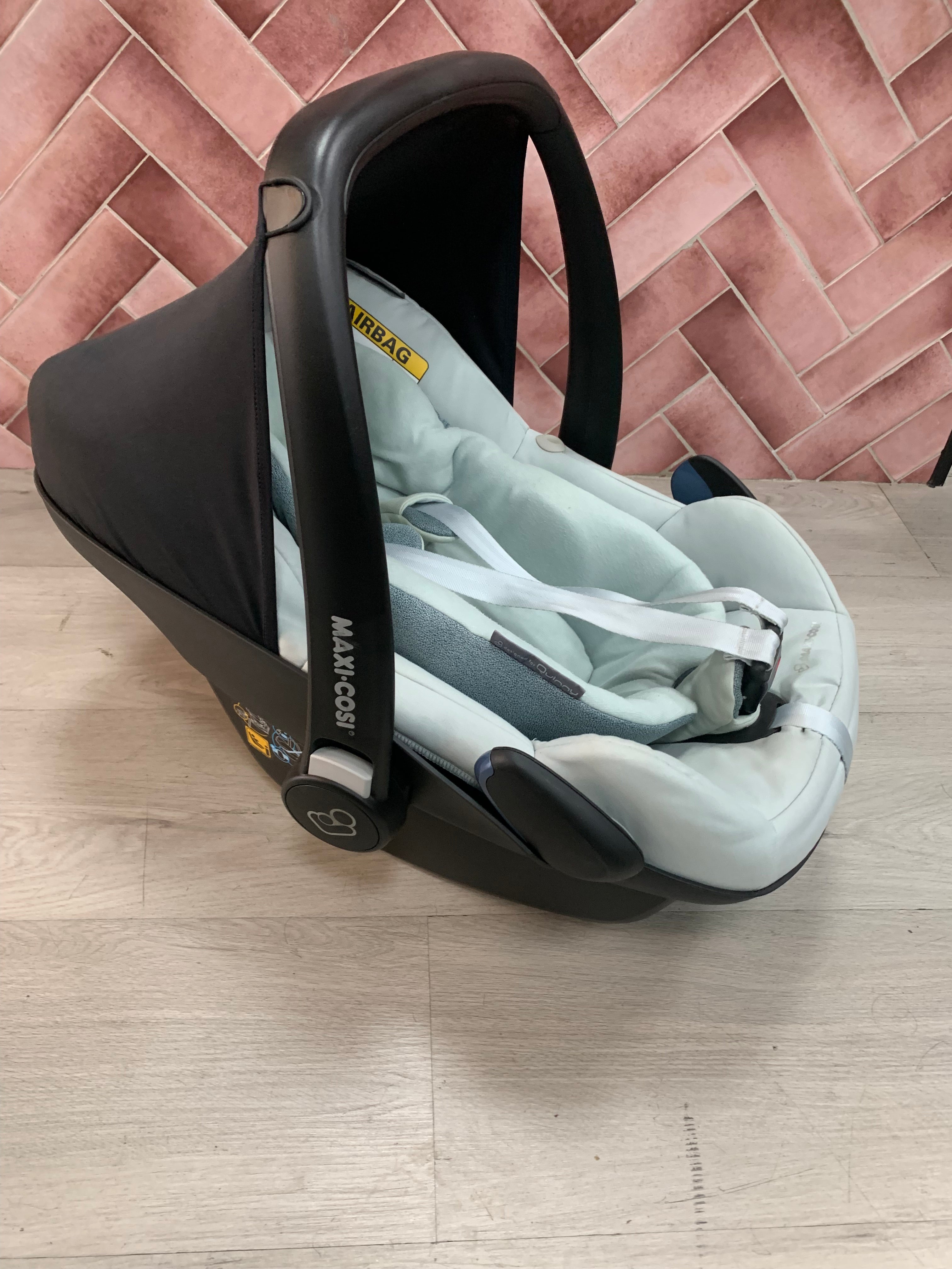 Maxi-Cosi Pebble Plus - Grey Quinny