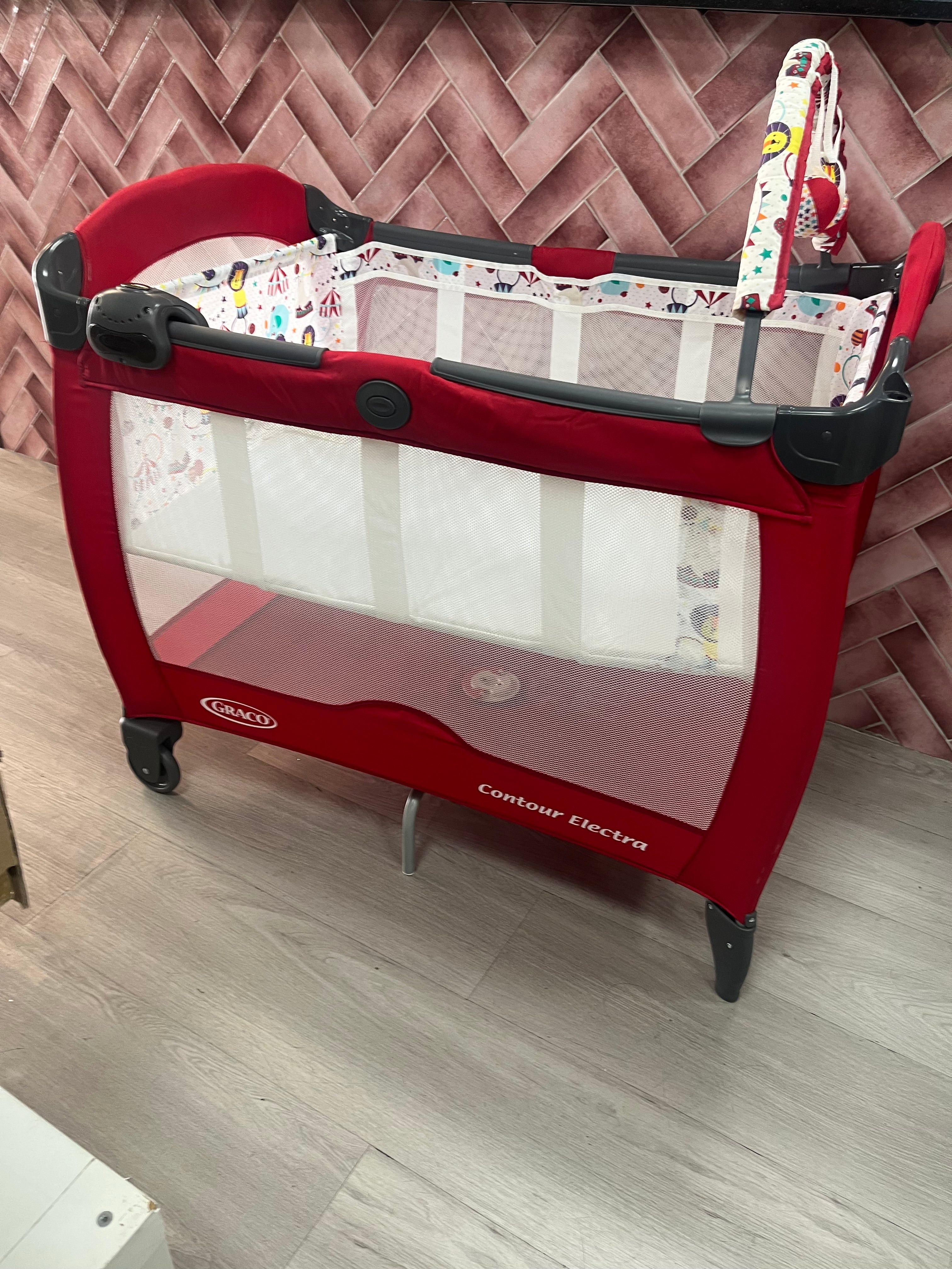 Graco Playard Travel Cot - Red